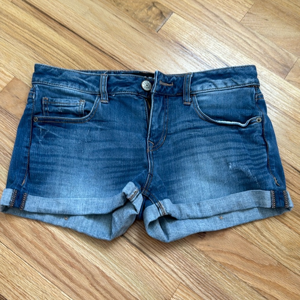 Women’s Express denim shorts